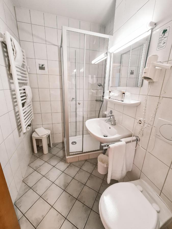 Double Room Private Bathroom,1297021891:JPEG