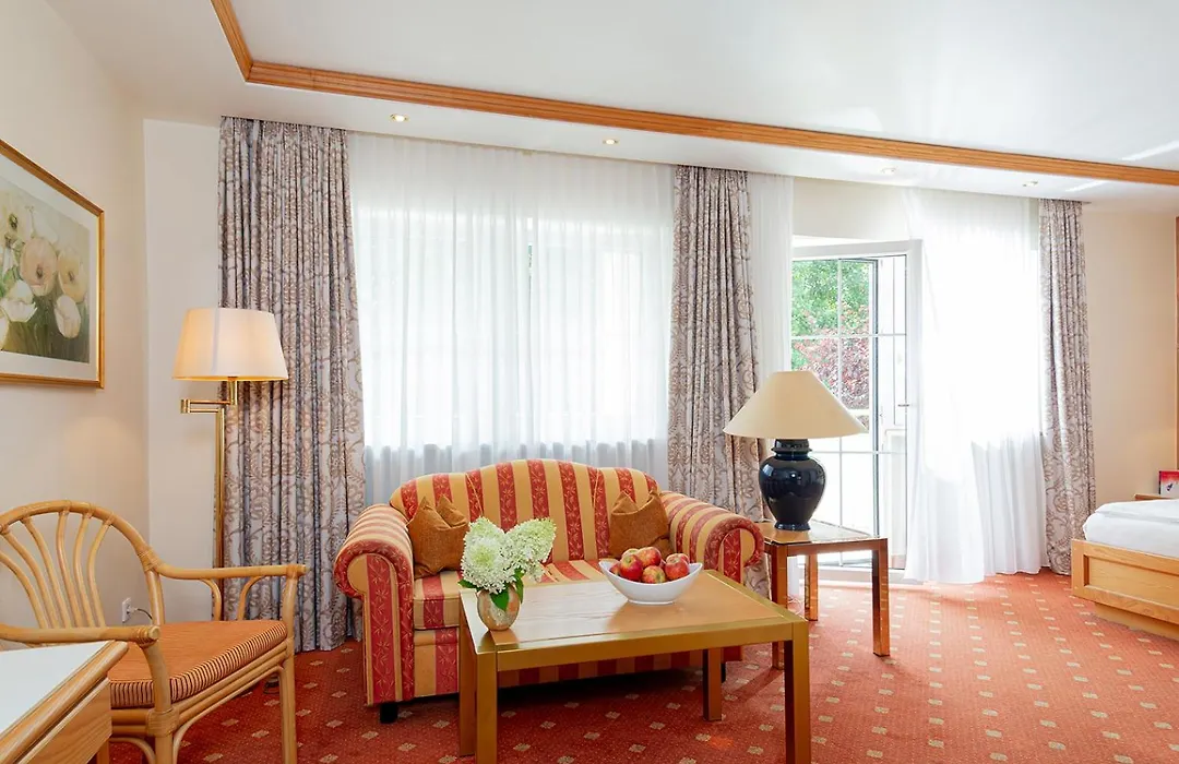 Thermenhotel Quellenhof-1